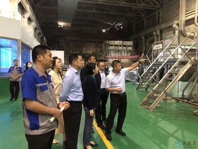 長江出版?zhèn)髅揭恍械轿錆h晨鳴參觀考察